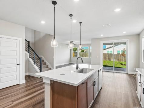 7069 Hayes Horizon Live Oak TX 78233