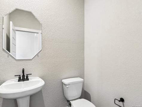 7069 Hayes Horizon Live Oak TX 78233