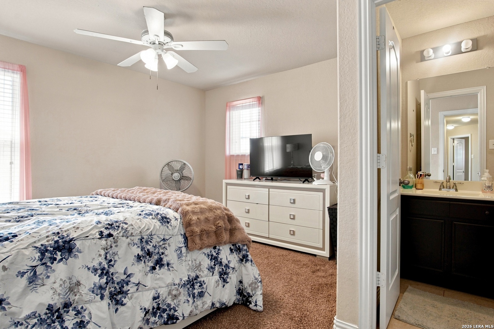 8905 Palmetto Park Converse TX 78109