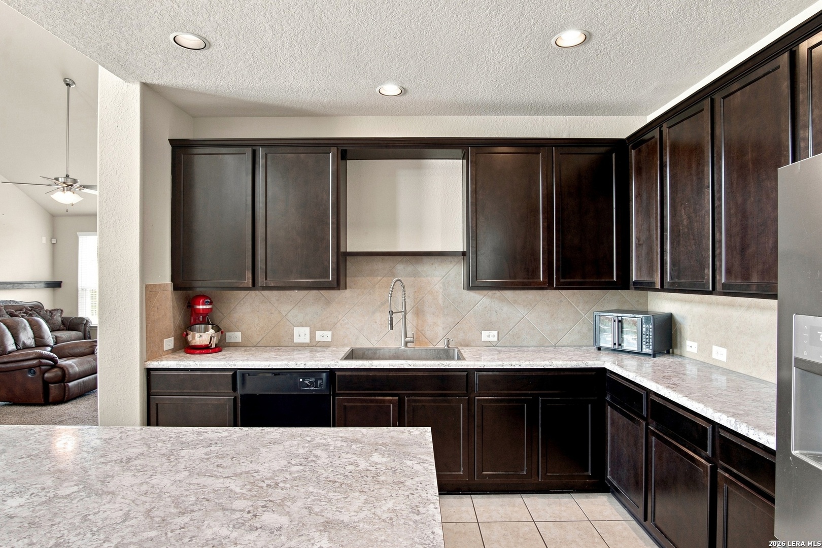 8905 Palmetto Park Converse TX 78109