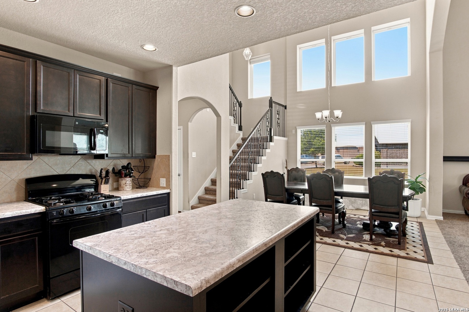 8905 Palmetto Park Converse TX 78109