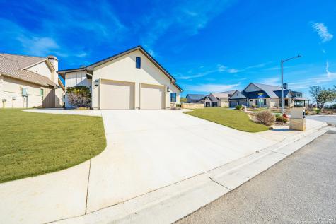 1025 Comanche Hills Kerrville TX 78028