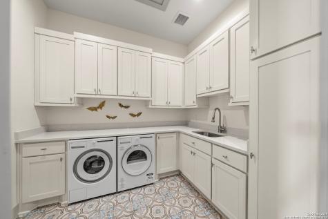1025 Comanche Hills Kerrville TX 78028
