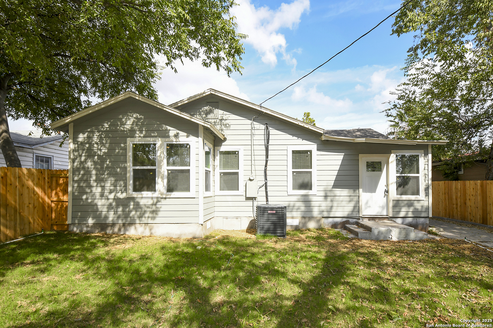 1326 W Lynwood San Antonio TX 78201
