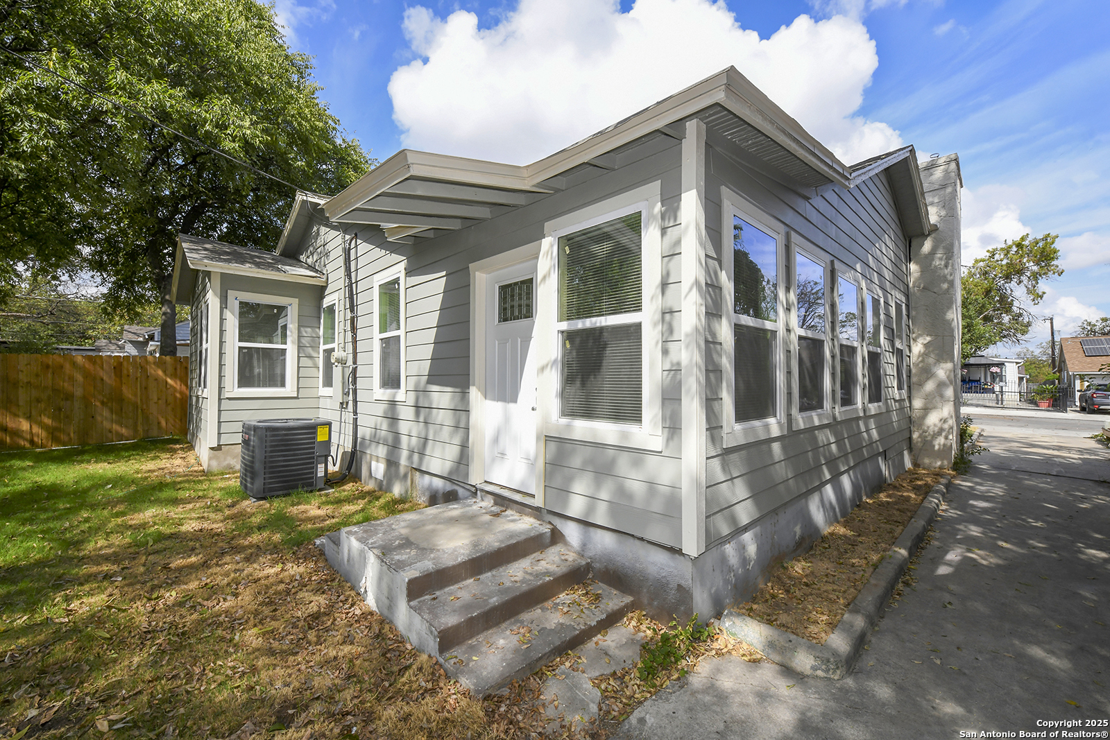 1326 W Lynwood San Antonio TX 78201