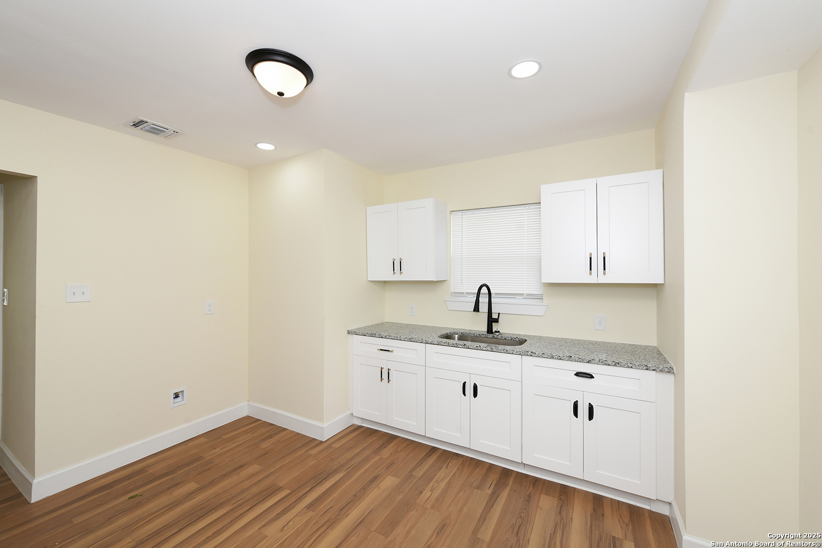 1326 W Lynwood San Antonio TX 78201
