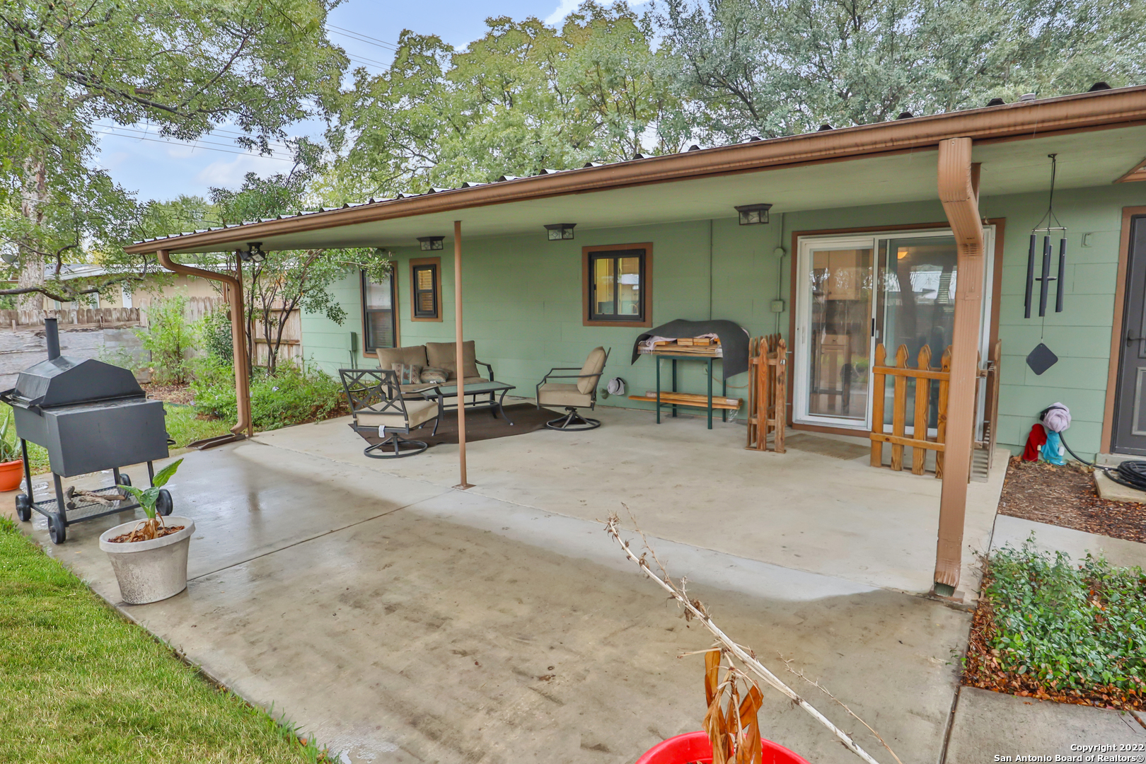 235 S Guilford Drive San Antonio TX 78217