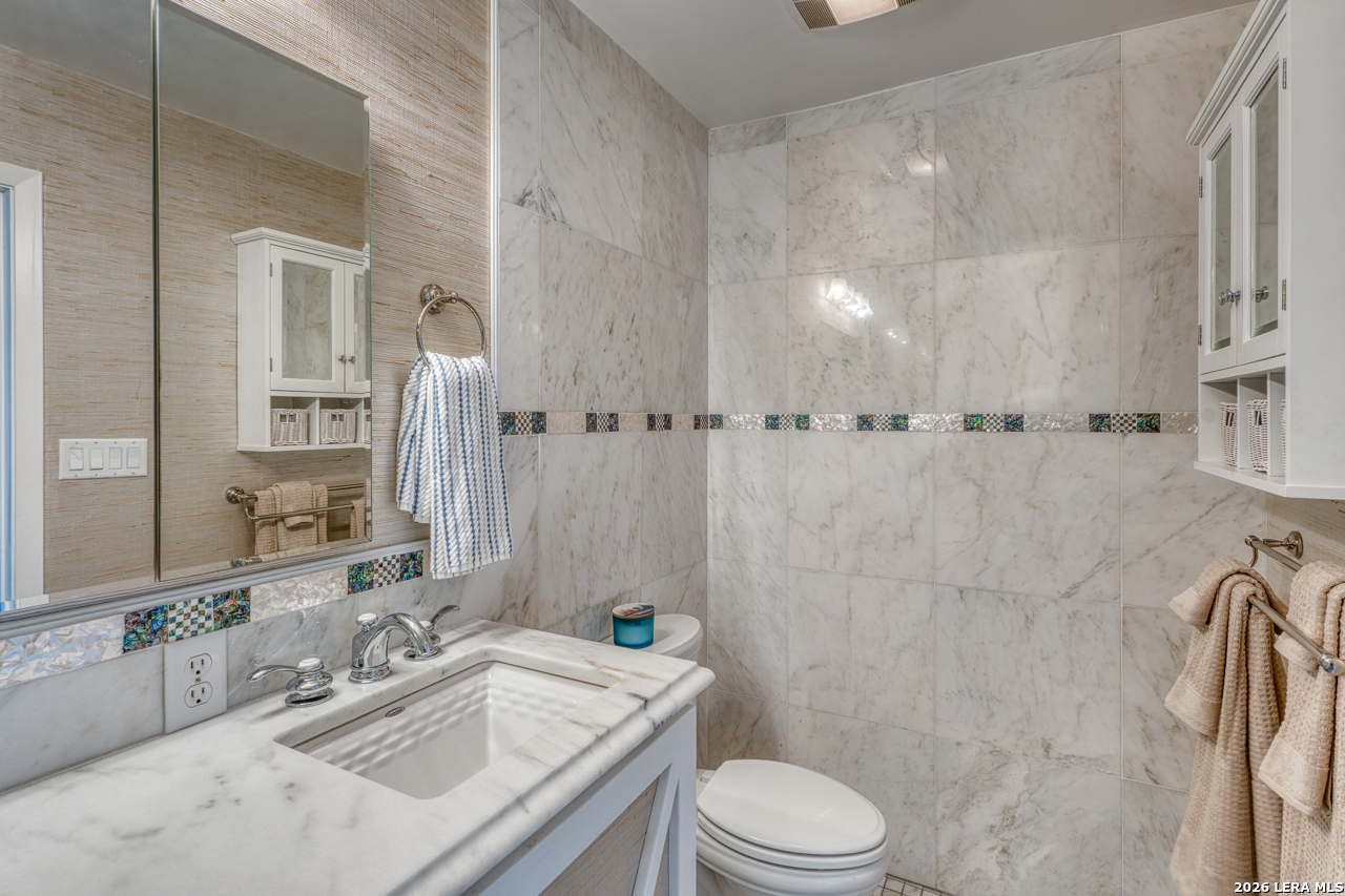 528 Lighthouse Dr # 6 Horseshoe Bay TX 78657