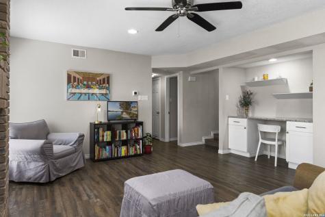 9318 Jorwoods San Antonio TX 78250