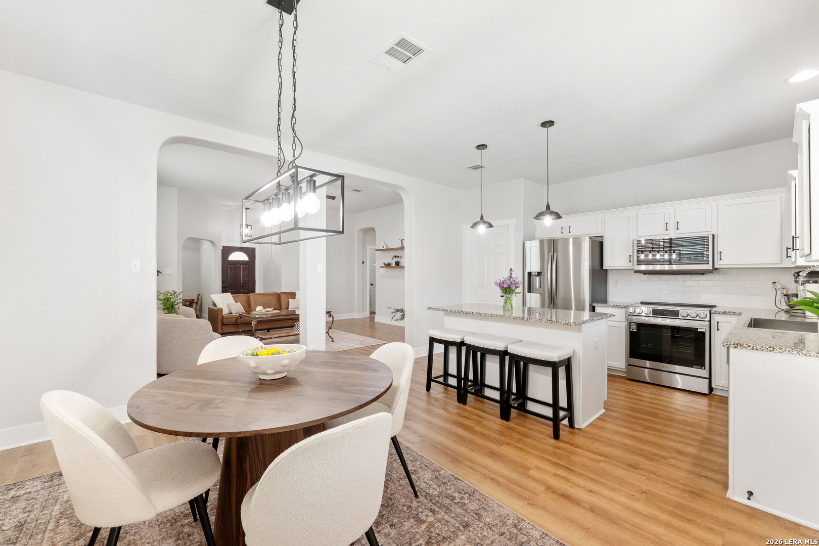 8355 Piney Wood Run San Antonio TX 78255