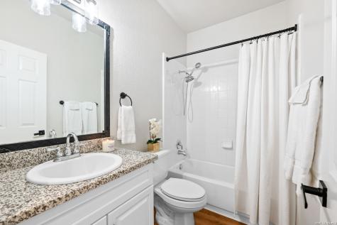 8355 Piney Wood Run San Antonio TX 78255