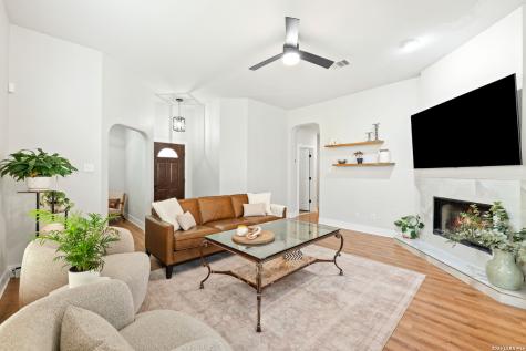 8355 Piney Wood Run San Antonio TX 78255