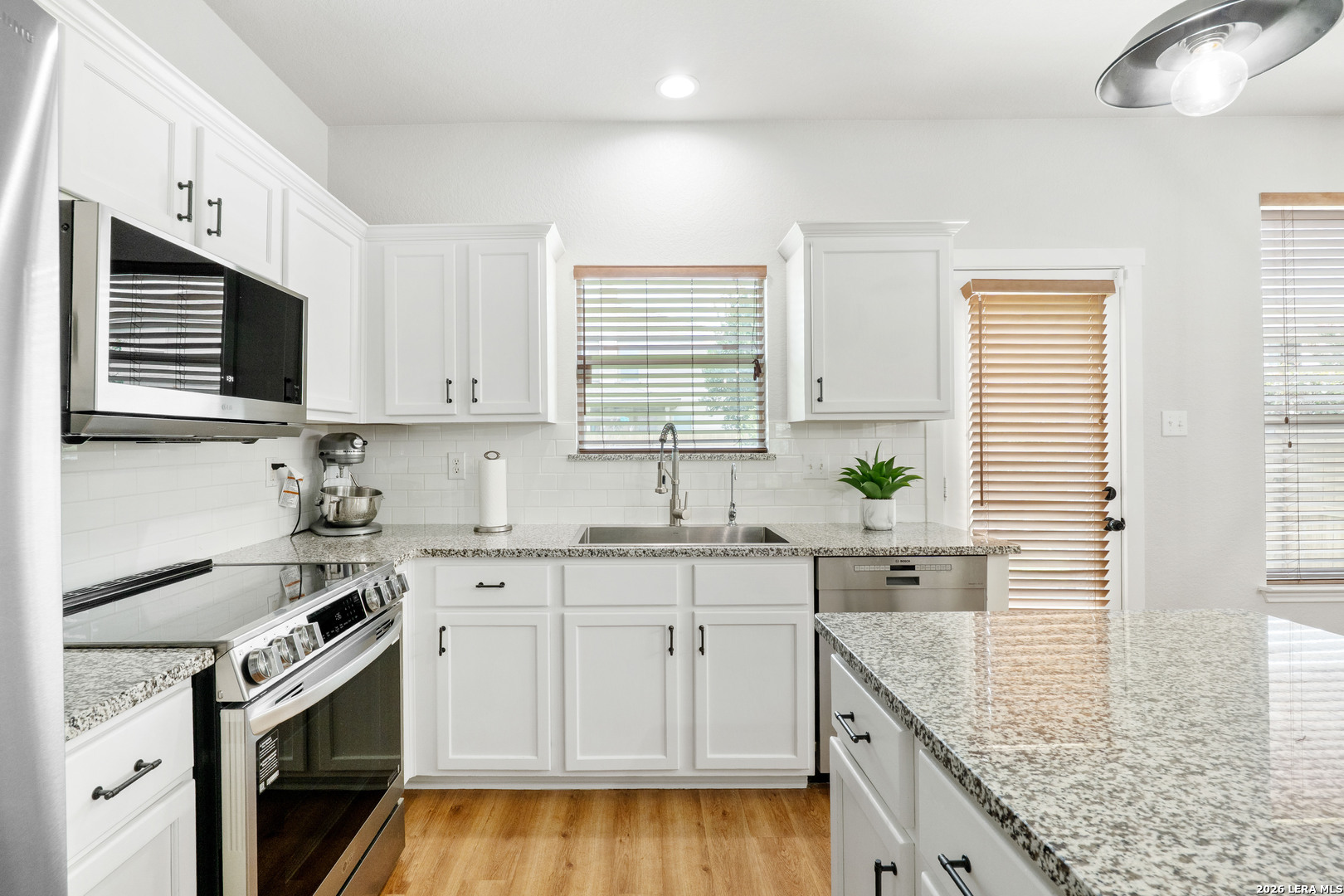 8355 Piney Wood Run San Antonio TX 78255