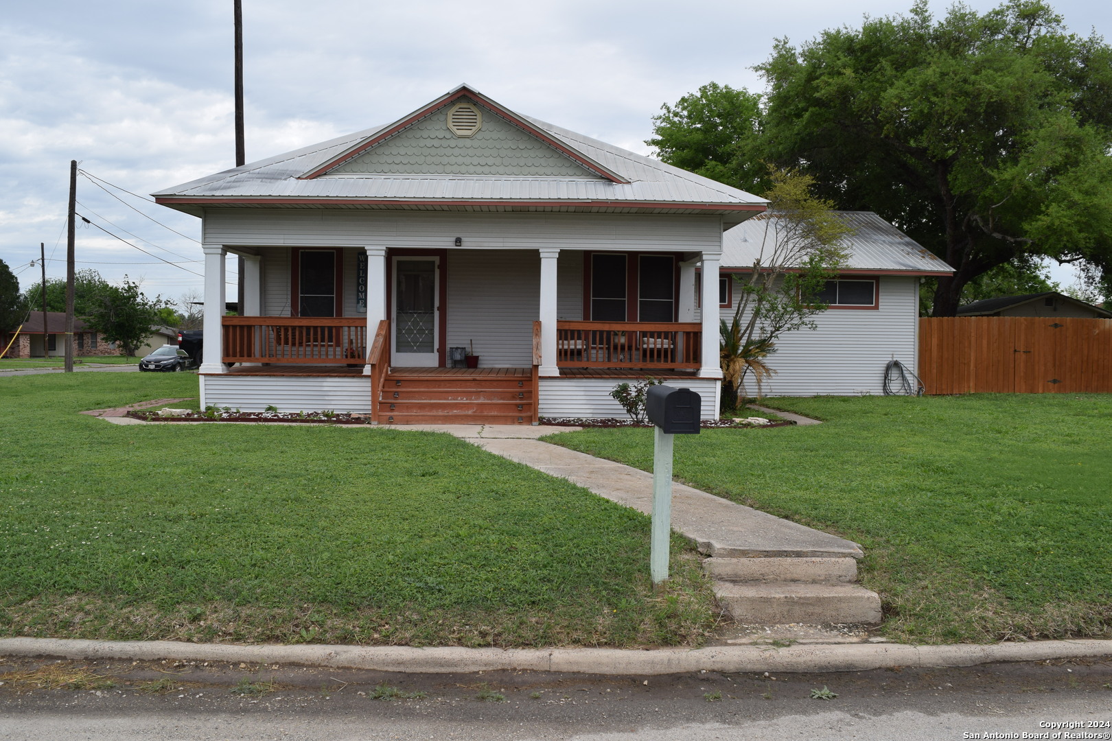 110 W South Line Street Karnes City TX 78118