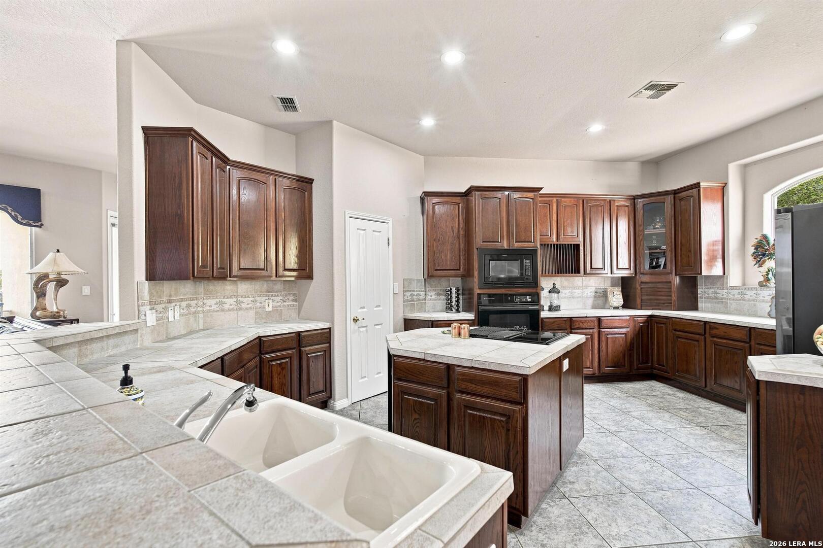 3443 Mountain Loop San Antonio TX 78261