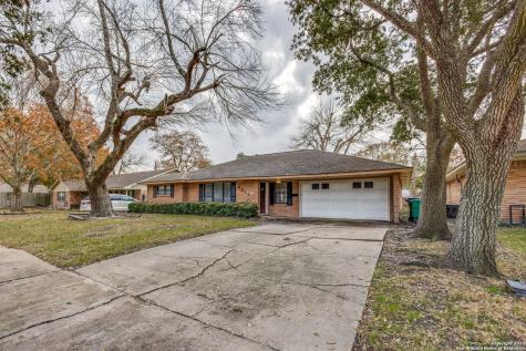 5011 Redstart Street Houston TX 77035