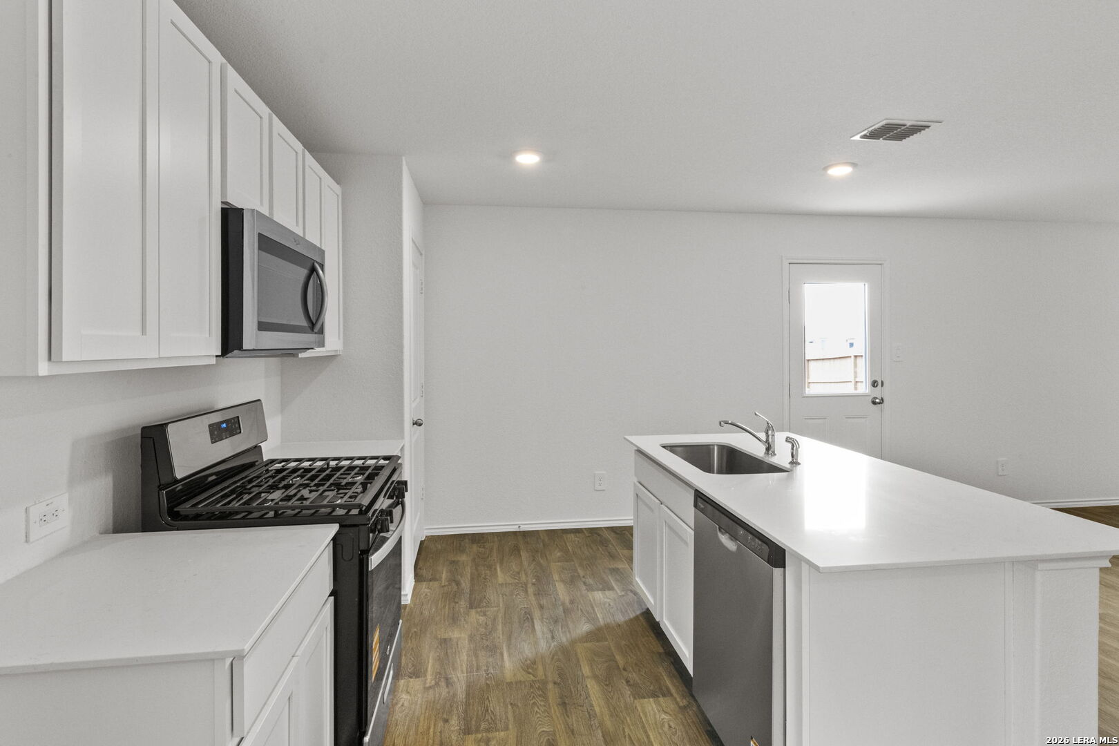 12520 Spoor Valley Converse TX 78109