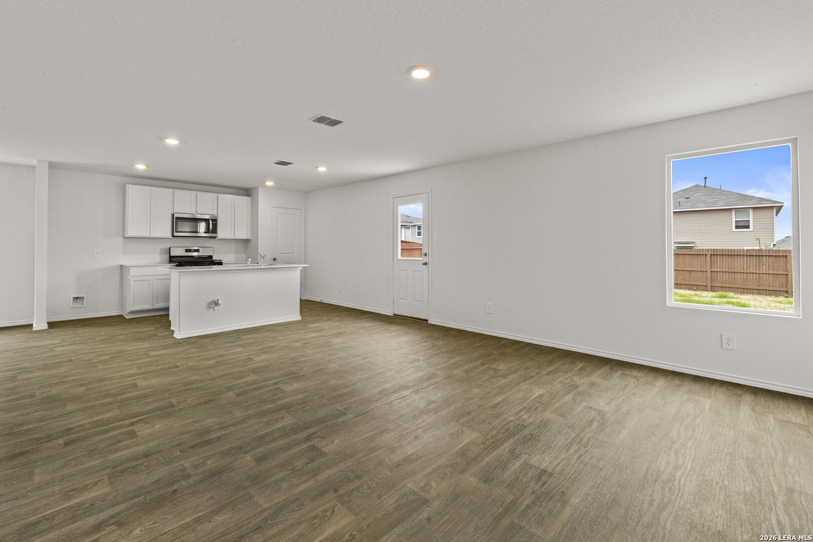 12520 Spoor Valley Converse TX 78109
