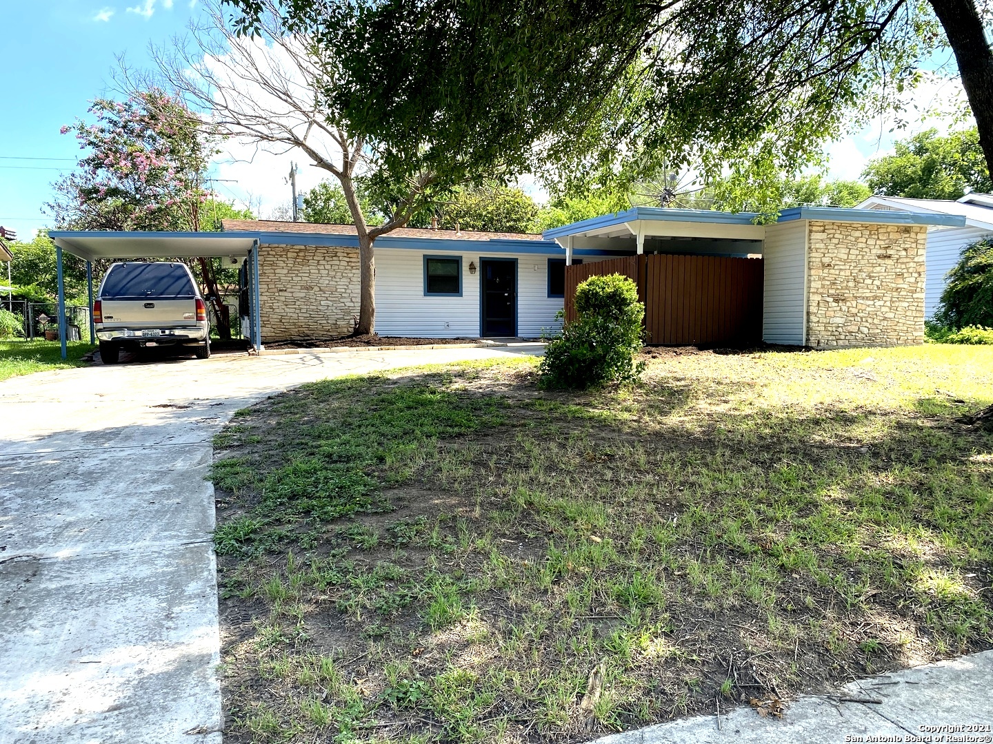 5134 Village Way San Antonio TX 78218