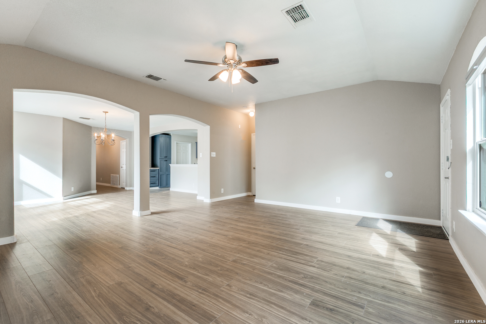 5306 Tomas San Antonio TX 78240