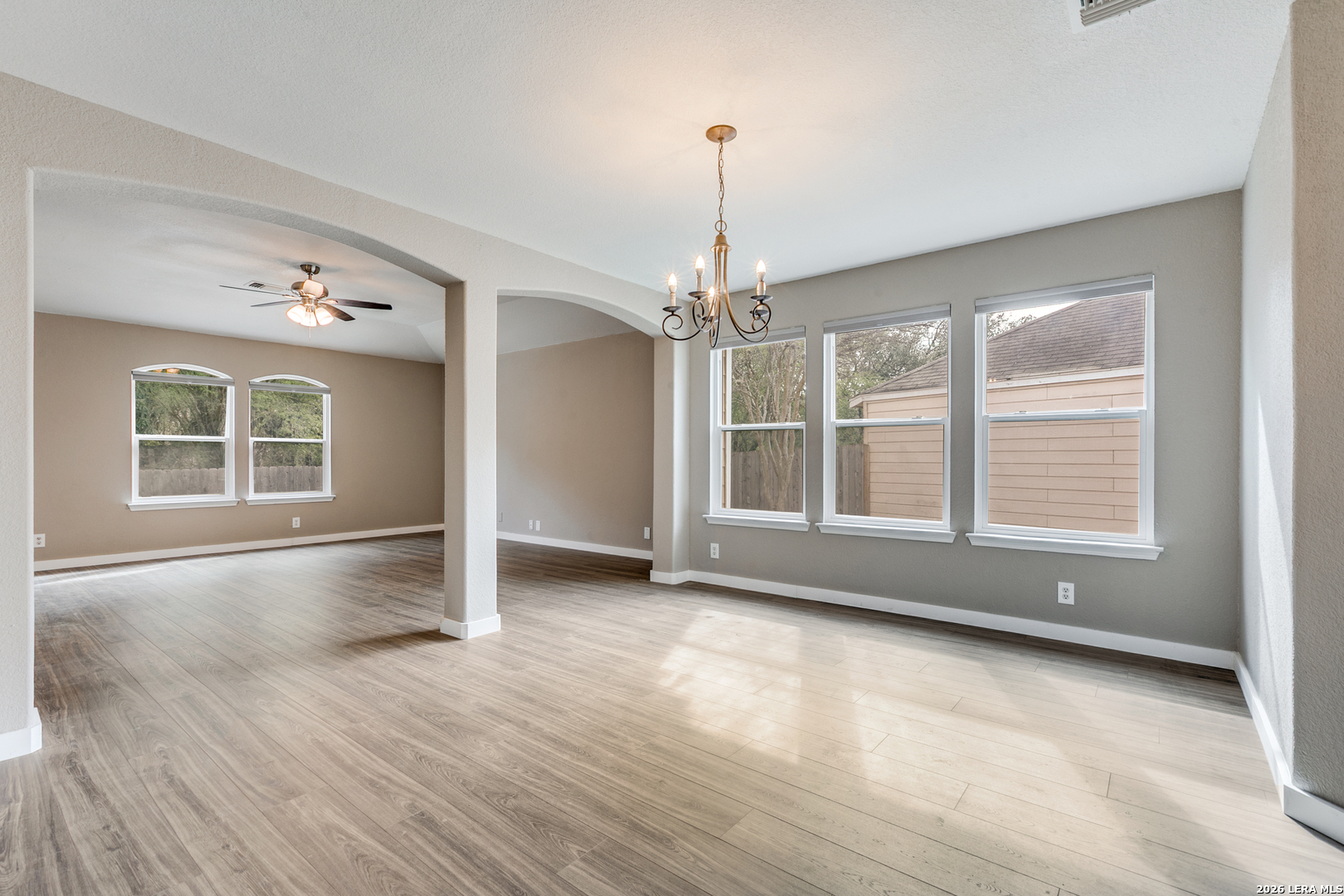 5306 Tomas San Antonio TX 78240