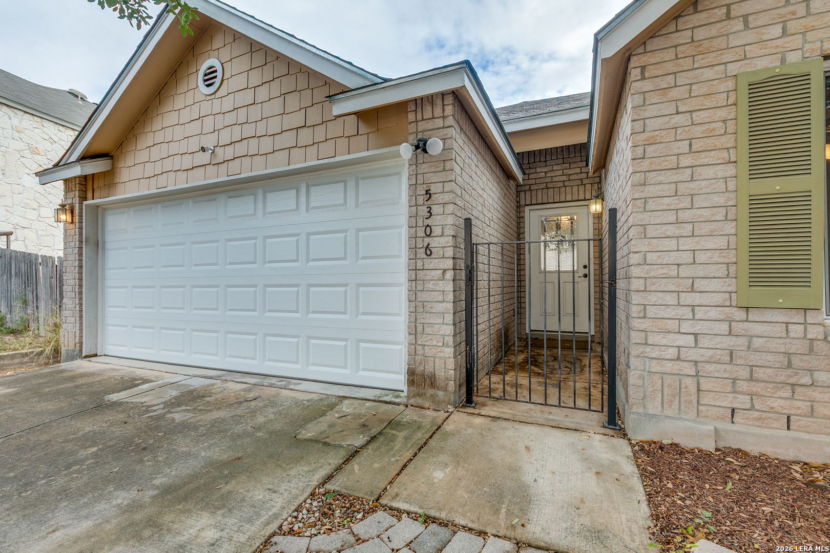 5306 Tomas San Antonio TX 78240