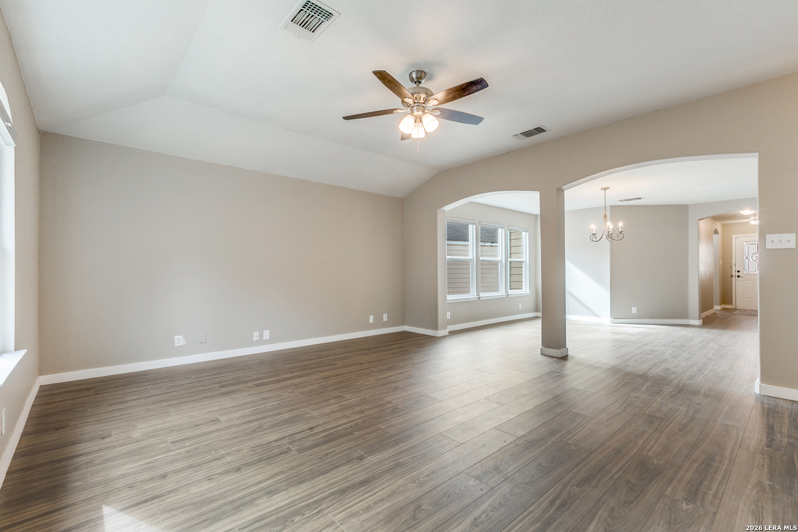 5306 Tomas San Antonio TX 78240