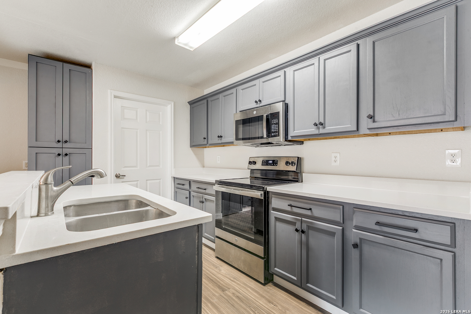 5306 Tomas San Antonio TX 78240