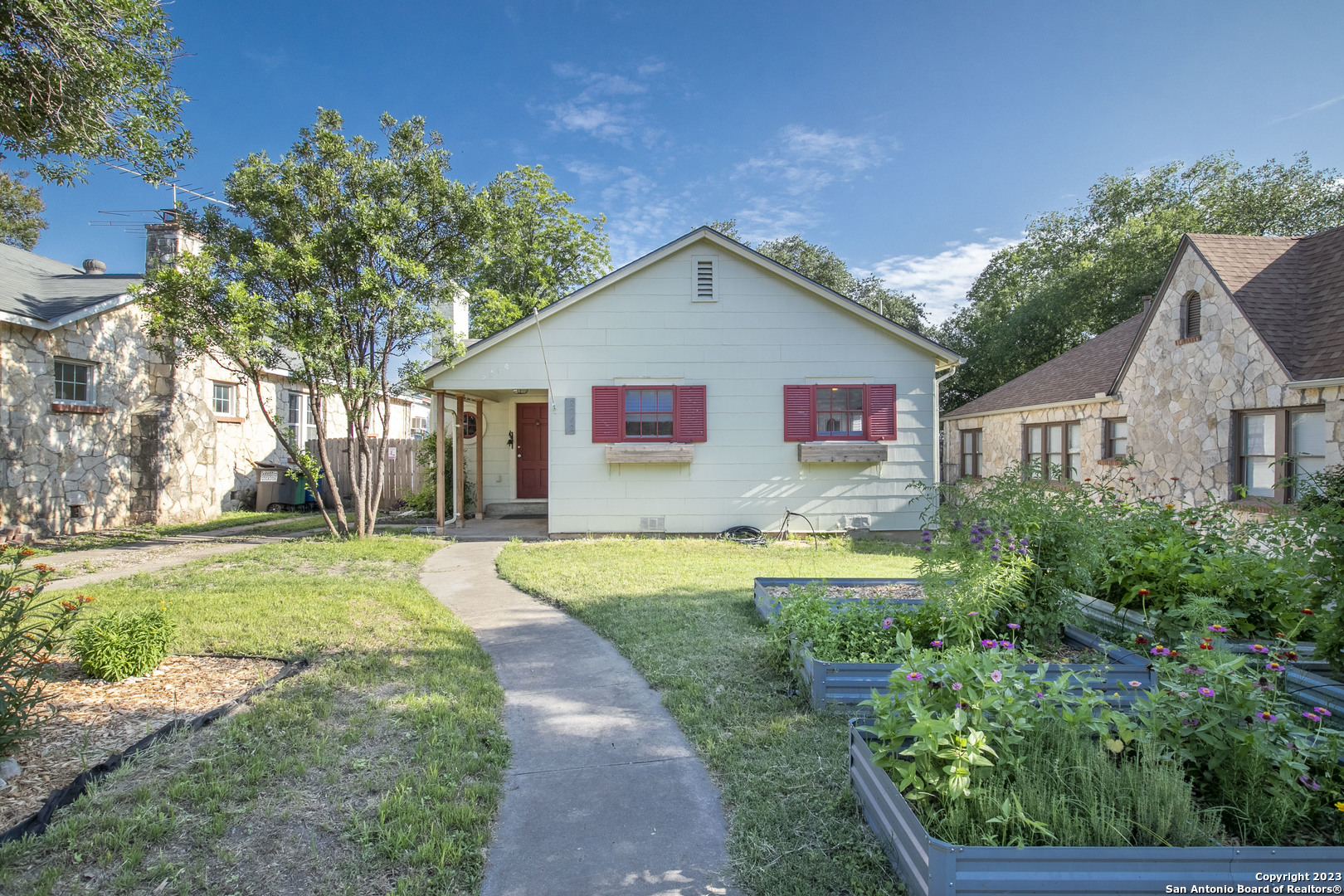 2042 W Magnolia Avenue San Antonio TX 78201