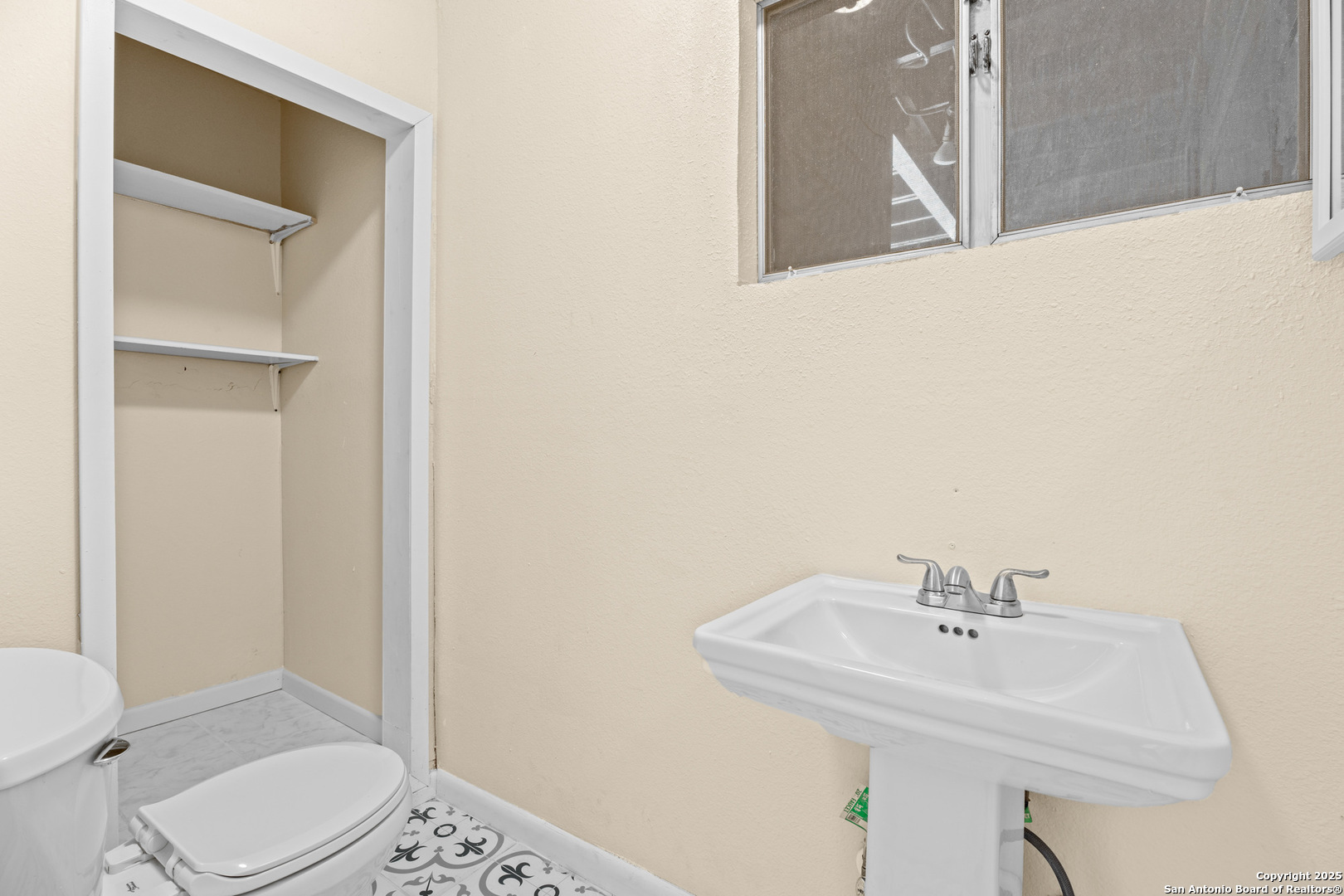 1538 Thorain San Antonio TX 78201