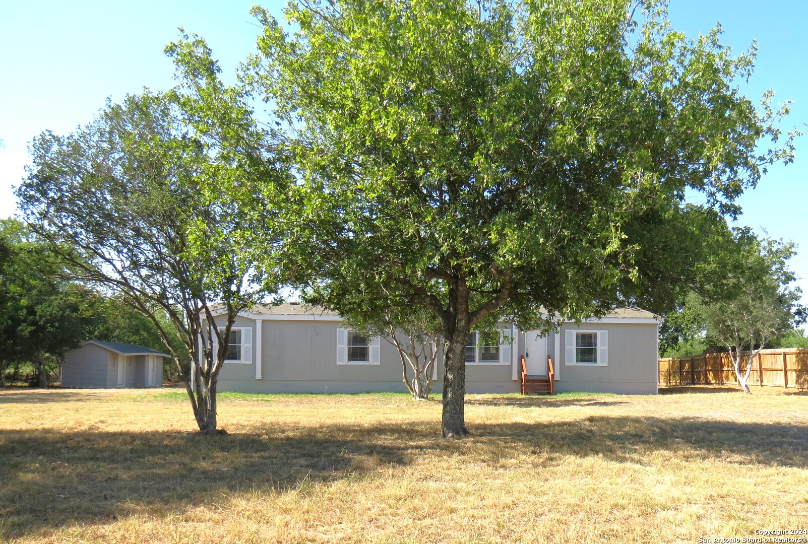 820 County Road 3821 San Antonio TX 78253