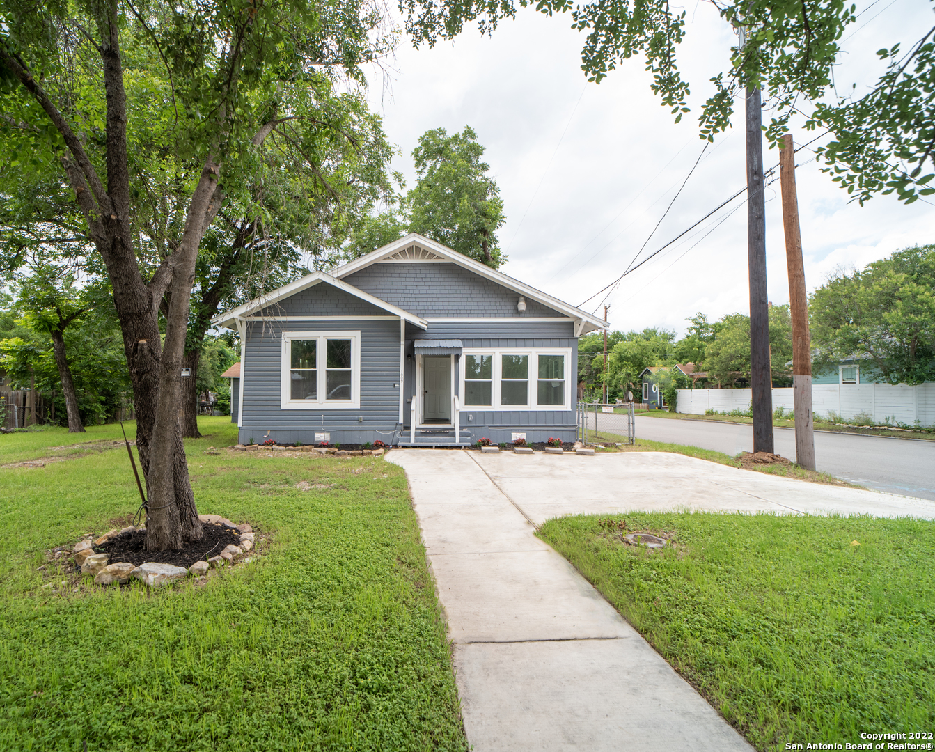 1003 W Lynwood Avenue San Antonio TX 78201