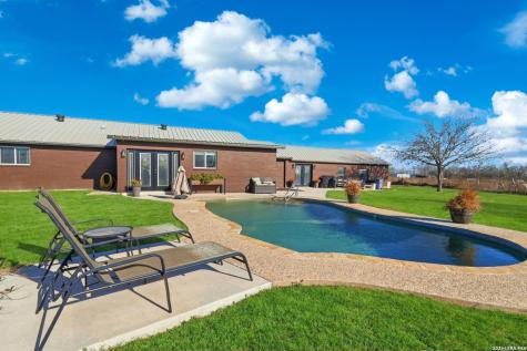 280 County Road 322 La Vernia TX 78121