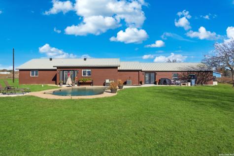 280 County Road 322 La Vernia TX 78121