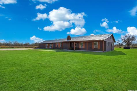 280 County Road 322 La Vernia TX 78121