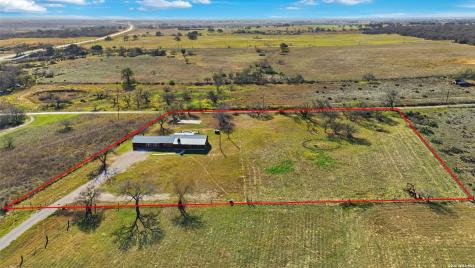 280 County Road 322 La Vernia TX 78121