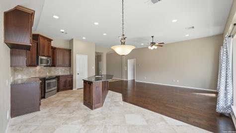 2125 Pioneer Pass Seguin TX 78155