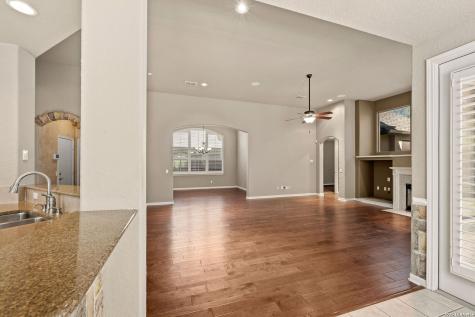 111 Garden Trace San Antonio TX 78260