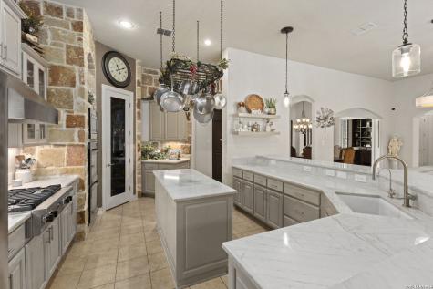 21423 Liguria Drive Garden Ridge TX 78266
