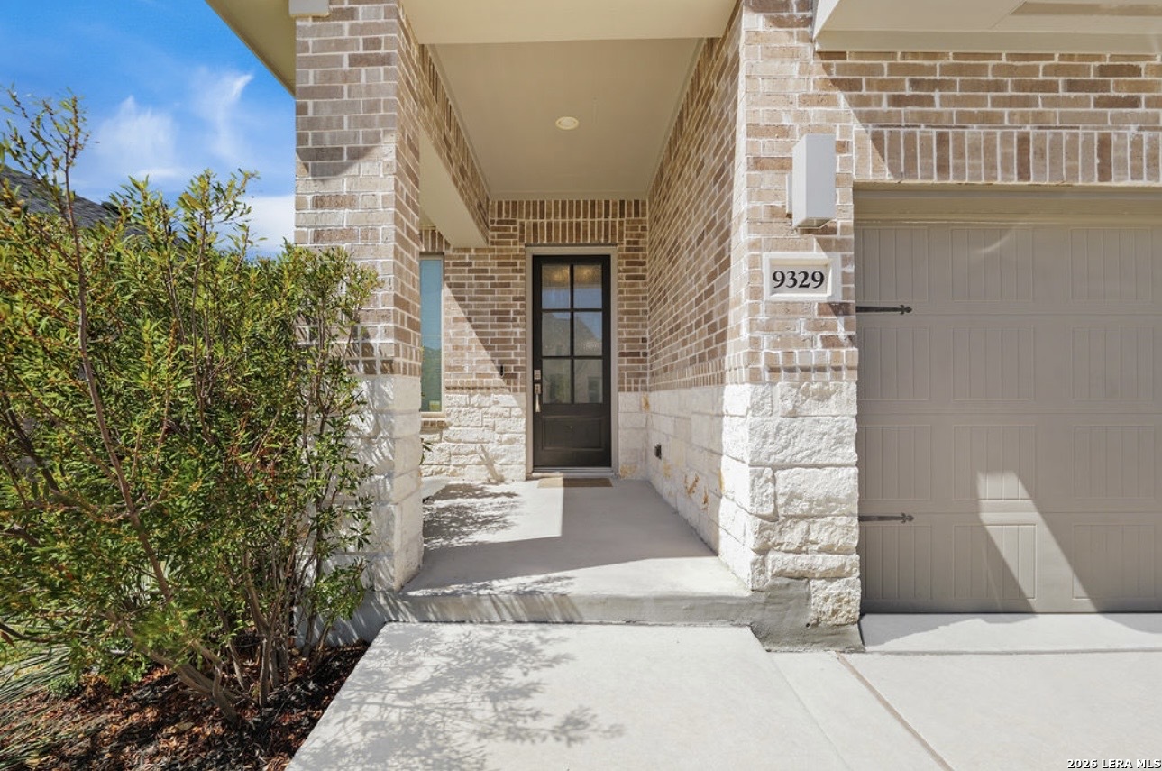 9329 Trestle Creek San Antonio TX 78254