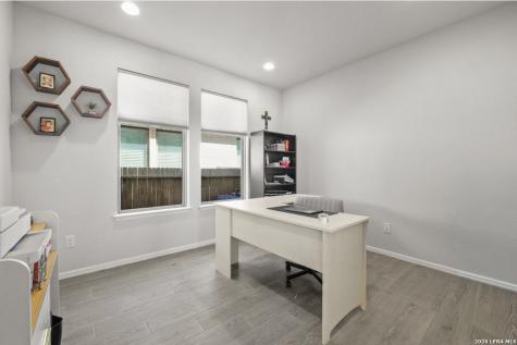 9329 Trestle Creek San Antonio TX 78254