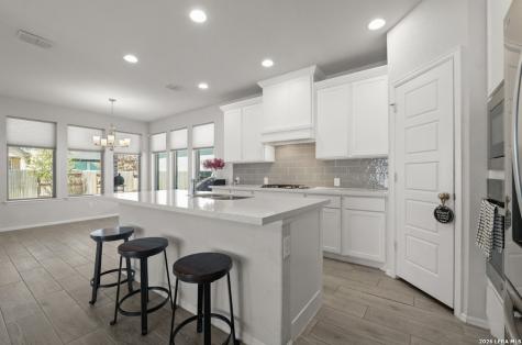 9329 Trestle Creek San Antonio TX 78254