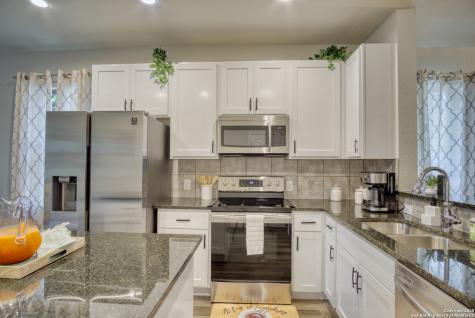 1547 Bonnyview Drive Canyon Lake TX 78133