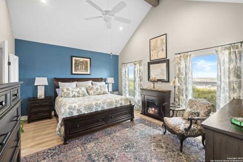 1057 Roanoke Lane Kerrville TX 78028