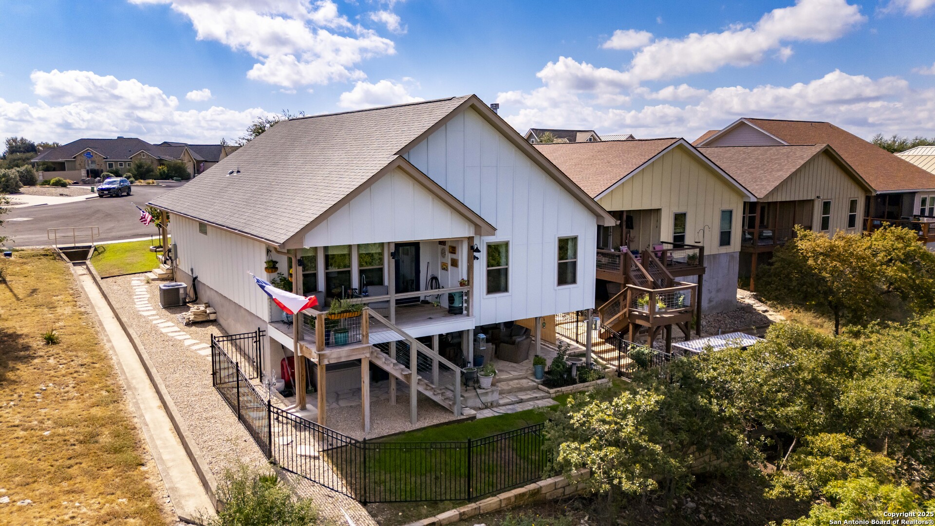 1057 Roanoke Lane Kerrville TX 78028