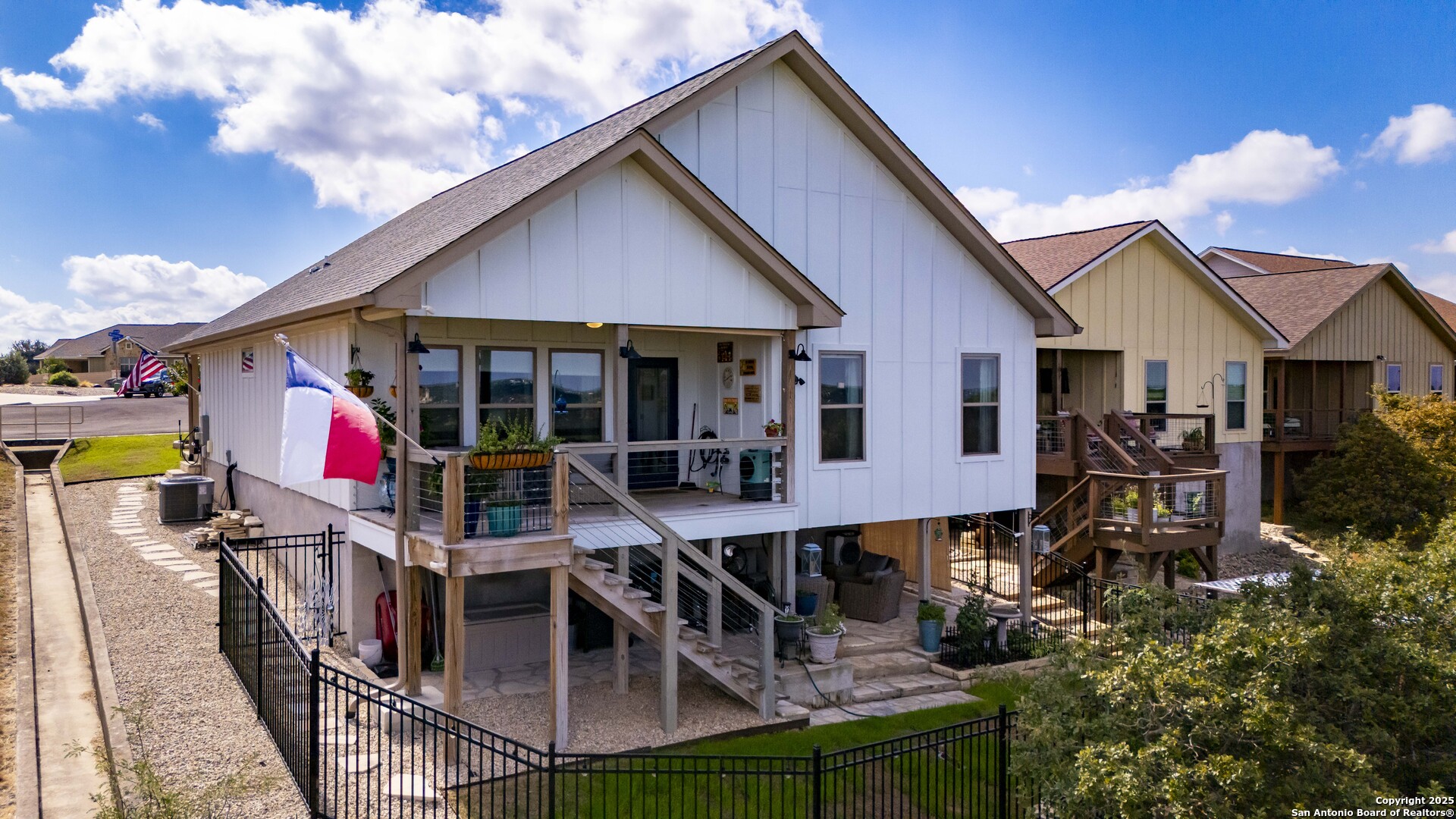 1057 Roanoke Lane Kerrville TX 78028