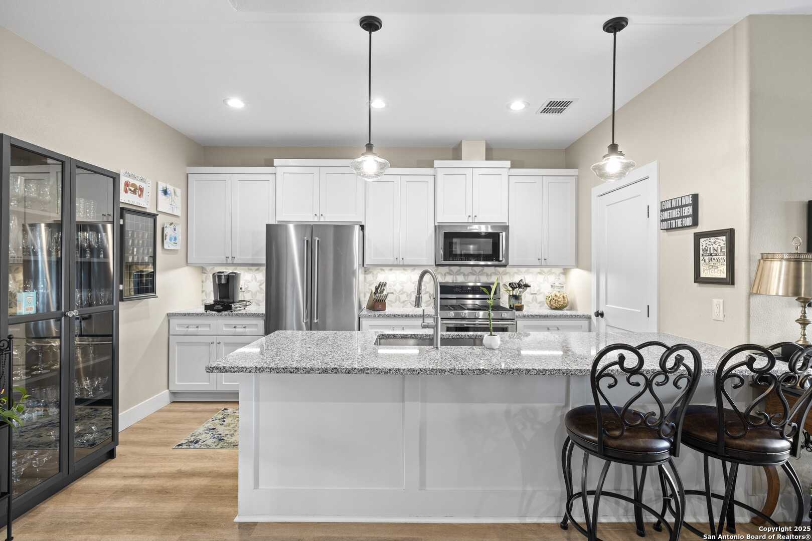 1057 Roanoke Lane Kerrville TX 78028