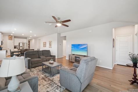 1281 Carl Glen New Braunfels TX 78130