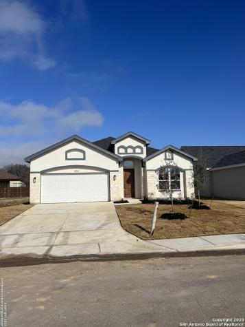 824 Club View South Seguin TX 78155