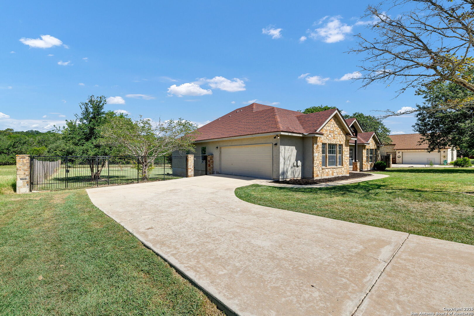 913 Long Meadow Spring Branch TX 78070